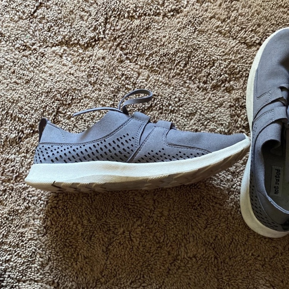 Shoes - Picture 2 of 3
